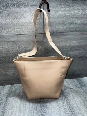 Bolso Amy Stran x AHDORNED imitación cuero cubo champiñones A647246 Foto 1 de 4