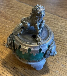 Ornate Small Chinese Incense Box Green Jade with Foo Dog, Lions, & Frogs 3" - Picture 1 of 9