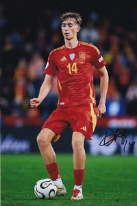Fußball - Dean Huijsen - handsigniertes 12x8 Zoll Foto - Spanien - Echtheitszertifikat - Bild 1 von 1