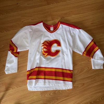 Vintage Calgary Flames CCM Jersey Size Medium NHL - Image 1 of 4