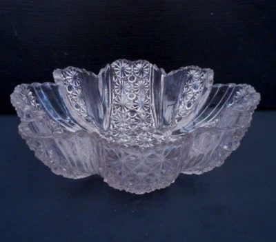 Antique Bryce Bros pressed glass berry / fruit bowl - Daisy & Button pattern - Image 1 of 4