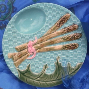 Vintage Bordallo Pinheiro Portugal Majolica Asparagus 9” Plate with Sauce Well. - Picture 1 of 11