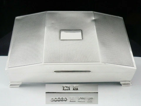 Sterling Silver Cigarette Box, Harman Brothers, Birmingham 1960 Cover