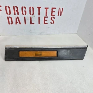 Chrysler Lebaron Side Marker Trim Light 4321813 - Picture 1 of 7