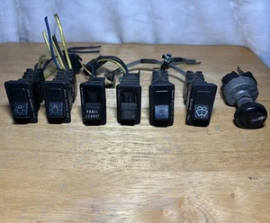 Lote de interruptores de tablero International 4700 - Imagen 1 de 16