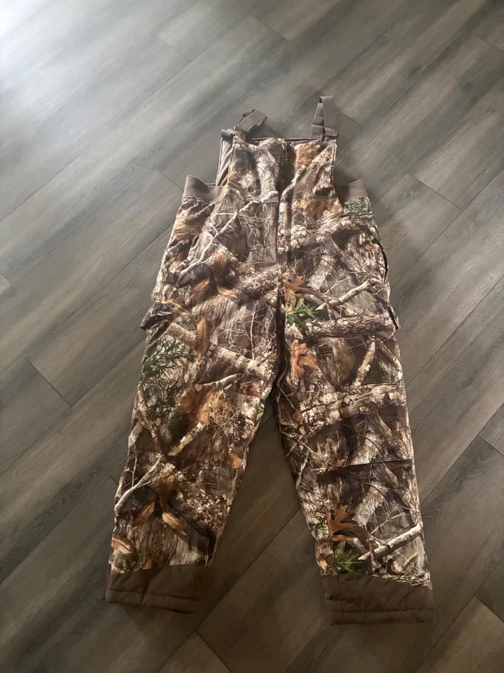 Used realtree camo xl bib with pockets - Image 1 of 3