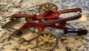 Vintage Arcade Cast Iron McCormick Deering Toy Plow #283 Broken Beam Very Rare - Picture 1 of 7