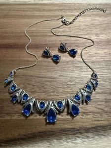 Avon Blue Deco Stunning Necklace & Earring Set Prom Event Dance Recital Wedding - Picture 1 of 9