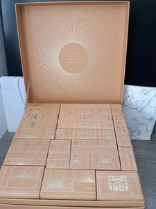 Calendario de Adviento Harrods 12 Días de Fragancia VACÍO 2025 con todas las cajas  - Imagen 1 de 3