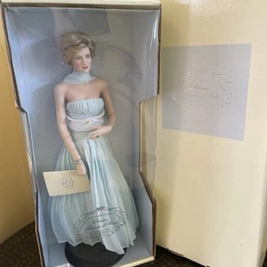 NEW FRANKLIN MINT DIANA PRINCESS OF ELEGANCE PORCELAIN PORTRAIT DOLL *COA* EX+🔥 - Picture 1 of 8