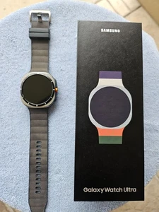 Galaxy Watch Ultra, 47mm, Titanium Silver, Used, Bluetooth / Wifi + 4G LTE - Photo 1 sur 9