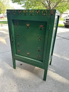 VTG Green Folk Art 3 Shelf CABINET CUPBOARD APOTHECARY BOX COUNTRY PRIMITIVE - Picture 1 of 11