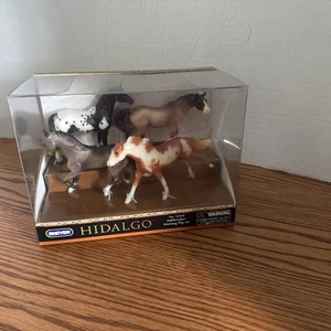 BREYER HORSE STABLEMATES #10304 HIDALGO MUSTANG PLAY SET NUOVO CON SCATOLA 2004 - Foto 1 di 7
