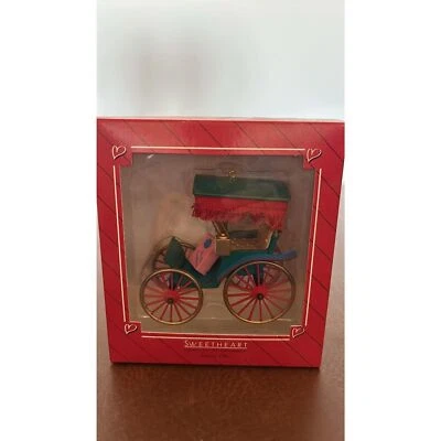 Vintage 1987 Sweetheart Hallmark Ornament Surrey Carriage  Foto 1 de 3