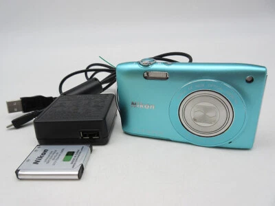 Cámara digital compacta Nikon Coolpix S3300 16,2 MP idioma inglés usada Foto 1 de 4
