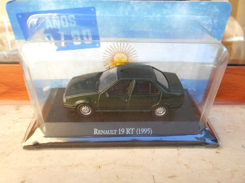 DIE CAST RENAULT 19 RT (1995)- INDIMENTICABILI 80/90 SCALA 1/43 SCAT 6 - Immagine 1 di 1