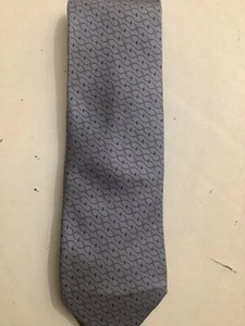 Cravatta Uomo Gucci Argento Grigio Metallizzato Made in Italy 100% Seta Ottime Condizioni - Foto 1 di 4