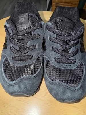Zapatos New Balance 574 negros para niños pequeños talla 5 Foto 1 de 4