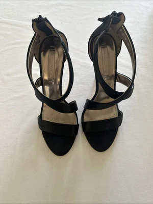 Zapatos de salón BCBG Max Azria para mujer entrecruzados de satén con cremallera negros talla 9 Foto 1 de 4