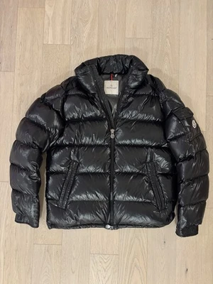 Chaqueta de invierno Moncler Maya talla 4/talla XL para hombre Foto 1 de 4