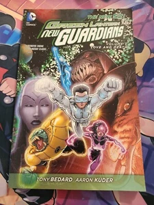 LIBRO DE NOVELA GRÁFICA GREEN LANTERN NEW GUARDIANES AMOR Y MUERTE DC COMICS, VOL 3 Como Nuevo - Imagen 1 de 2