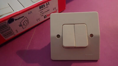 Legrand 80551 ou 805 51 - Double Interrupteur Neptune 2 BLANC ancien + griffes