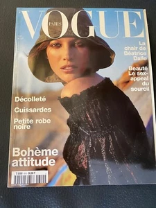 VOGUE PARIS MAGAZINE 2001 NOVEMBER  KATE MOSS 10 PAGES  FREE GIFTWRAP  - Picture 1 of 13