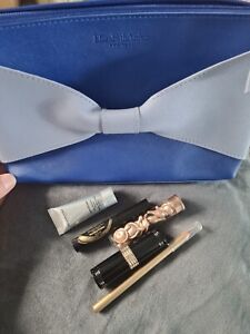 Elizabeth Arden Bundle  Bag, Lipsticks,  Mascara And More NEW