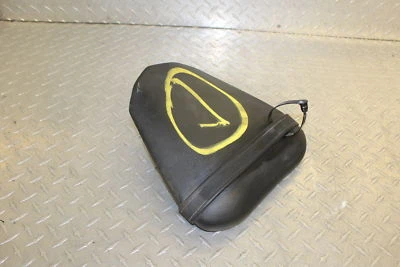 2008 YAMAHA YZF R6 REAR BACK PASSENGER TANDEM SEAT PAD SADDLE PILLION Foto 1 de 4