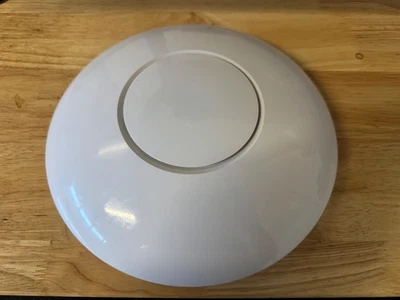 Точка доступа Ubiquiti Networks UAP-XG-US UniFi XG Quad-radio 802.11ac Wave 2 - Изображение 1 из 2