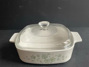 Cazuela Corning A-1-B Callaway verde hiedra de colección 1 litro con tapa A-7-C usada en excelente estado - Imagen 1 de 3