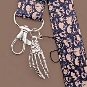 CORDINO TESCHI nero grigio scheletro charm halloween punk gotico collo portachiavi V2 - Foto 1 di 3