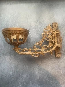 Applique vittoriana Veritas in ghisa rococò dorato portalampada olio - Foto 1 di 9