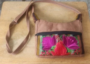 Stunning Mexican embroidered floral design suede purse with zipper end caps - Picture 1 of 9