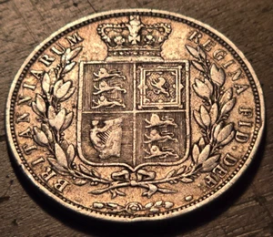 Media corona de plata Victoria Young Head de 1886 de Gran Bretaña altamente coleccionable rara - Imagen 1 de 2