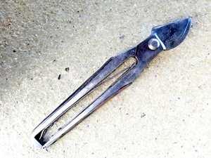 ANCIEN SECATEUR METAL MANCHES CORNE 27,2CM - OUTIL DE VITICULTEUR VIGNE - - Photo 1/3