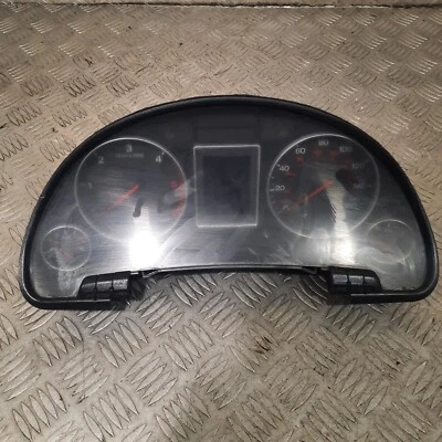 Cuadro de instrumentos velocímetro AUDI A4 TDI 2005 1036901830 8E0920950M #9 Foto 1 de 4