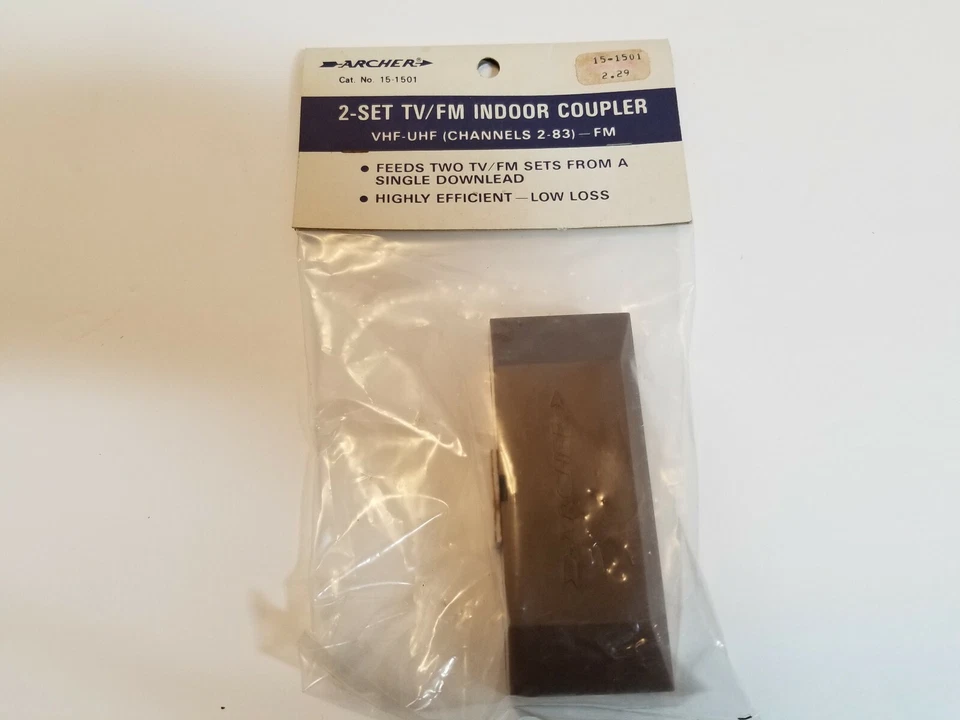 ARCHER Cat.15-1501 2-Set TV/FM Indoor Coupler. New old Stock - Image 1 of 1