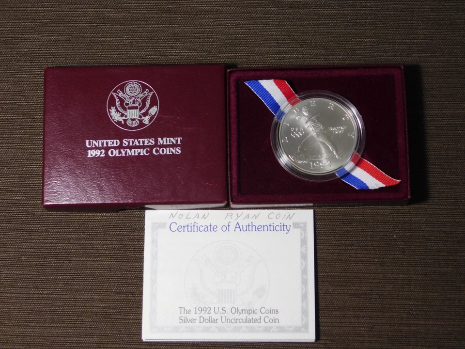 US MINT COIN  1992-D  XXV OLYMPICS BASEBALL PITCHER  UNC 90% SILVER DOLLAR - Image 1 of 4