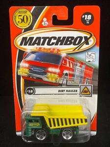 2002 MATCHBOX MBX MOC 50° #18 AUTOCARRO CON CASSONE RIBALTABILE CARTA INTERNAZIONALE VERDE - Foto 1 di 5