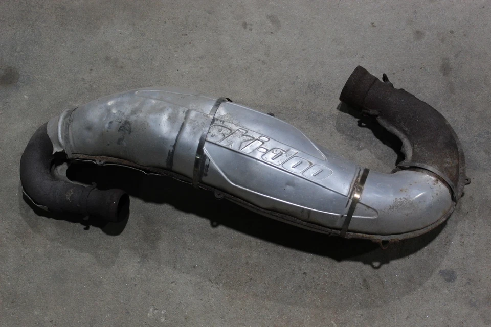 Tubo de cámara de expansión de escape Ski-doo Summit 800 Highmark 2000  Foto 1 de 4