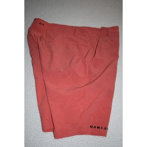 Oakley Golf Shorts Mens Size 32 Wicking Performance Flat Front Polyester Pink - Picture 1 of 6