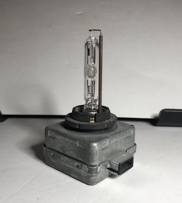 Working OEM D1S Xenon HID XenArc Bulb OSRAM 66043 - Image 1 of 4