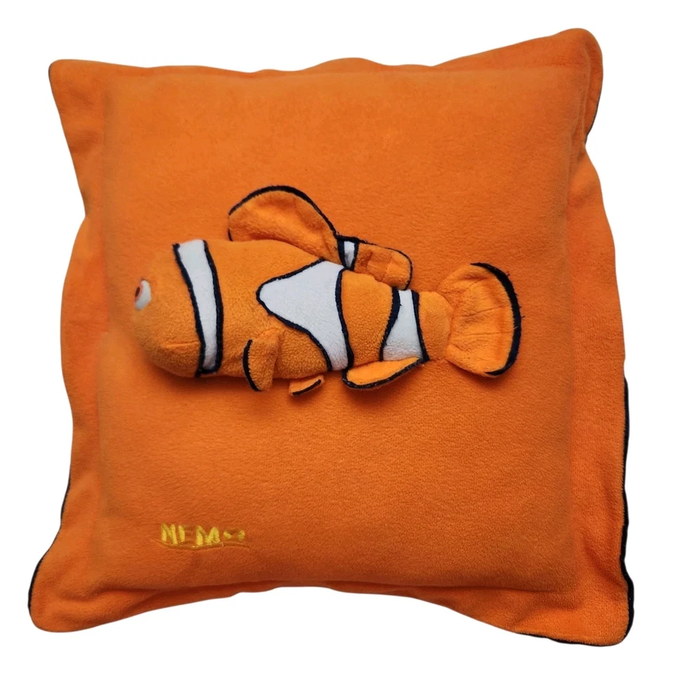 Almohada cuadrada decorativa de felpa Finding Nemo 3D 18" x 20" Foto 1 de 4