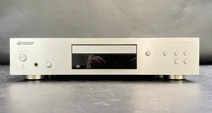 Pioneer PD-30AE CD Player Silver Operation Confirmed - Picture 1 of 8