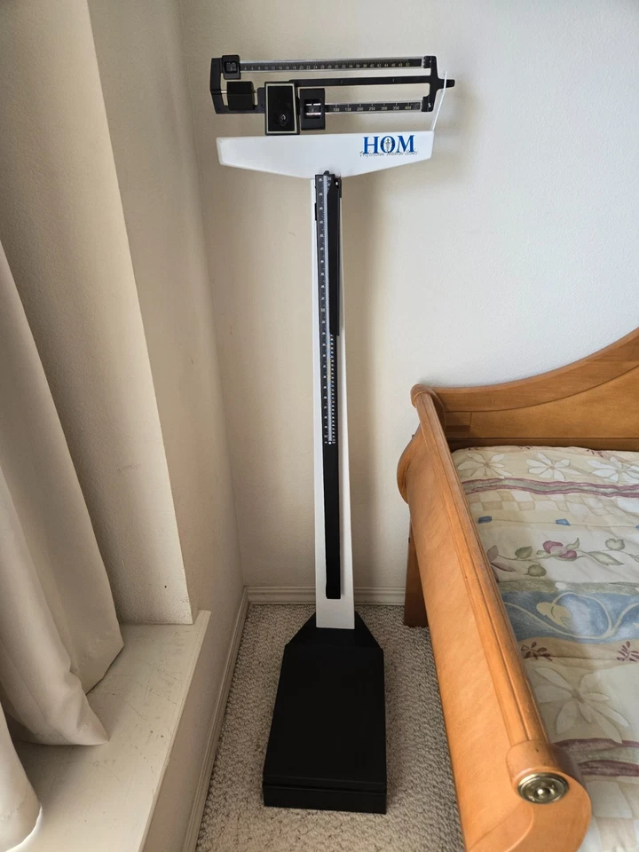 Health o meter 402KL Physician Scale w/ Height Rod & Counterweights - Image 1 of 1