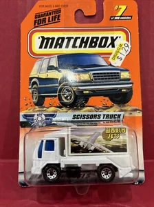 Matchbox #7 Ford Scissors Cargo Truck White Air Traffic Series 1999 New On Card - Picture 1 of 6