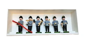 Feuerwehrleute Seiffener Miniaturen - Flath Erzgebirge -Rarität- NEU & OVP - Picture 1 of 2
