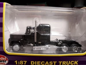 Camión modelo RTR POWER FORD 9000 cabina dormitorio-HO = 1/87 CAMIÓN CONSTRUIDO DISEÑO NEGRO - Imagen 1 de 16