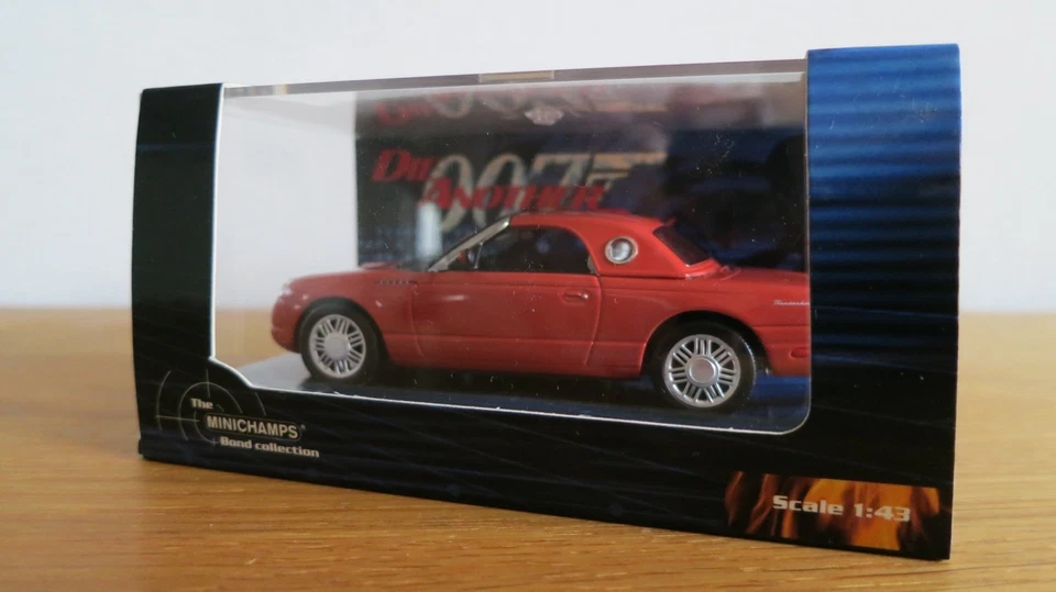 Ford 03 Thunderbird - Minichamps 400082130 - James Bond 007 - Die Another Day - Bild 1 von 1